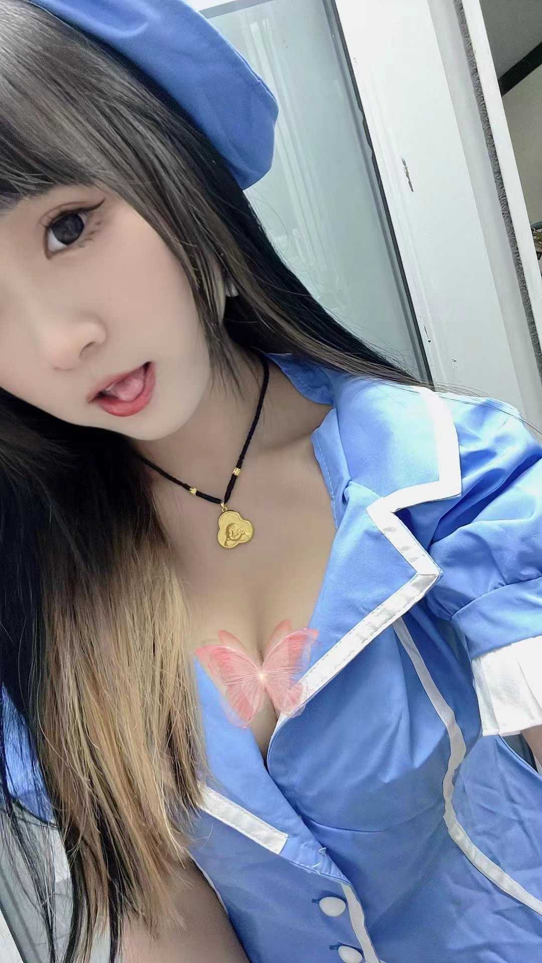 喜欢角色扮演的嫩妹子