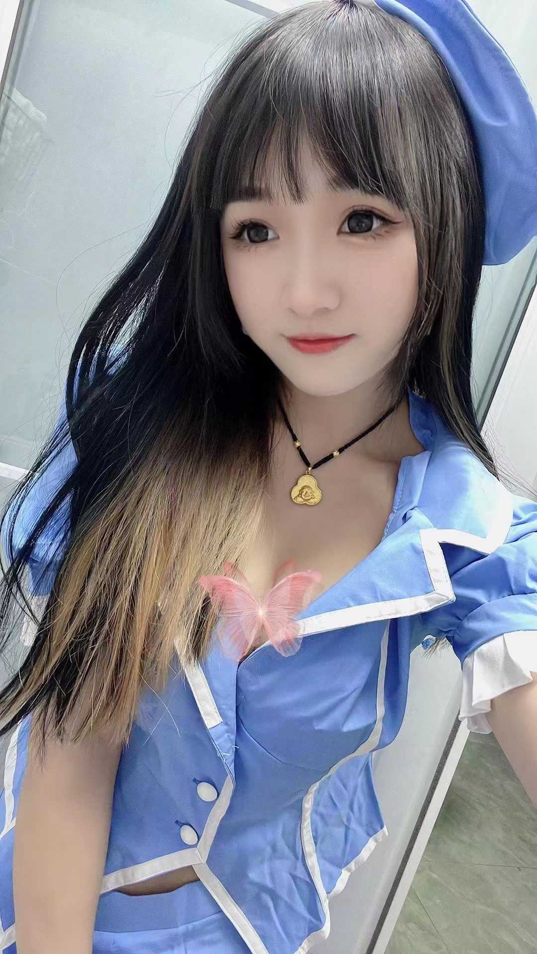 喜欢角色扮演的嫩妹子