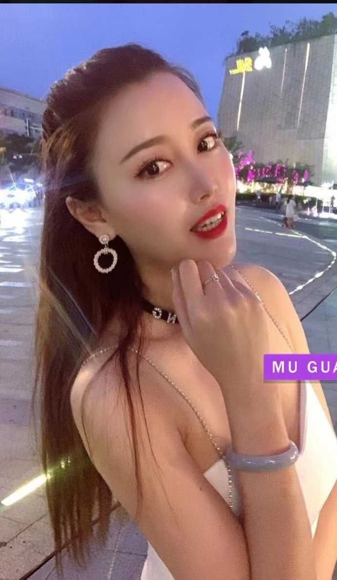 KH很棒身材也行