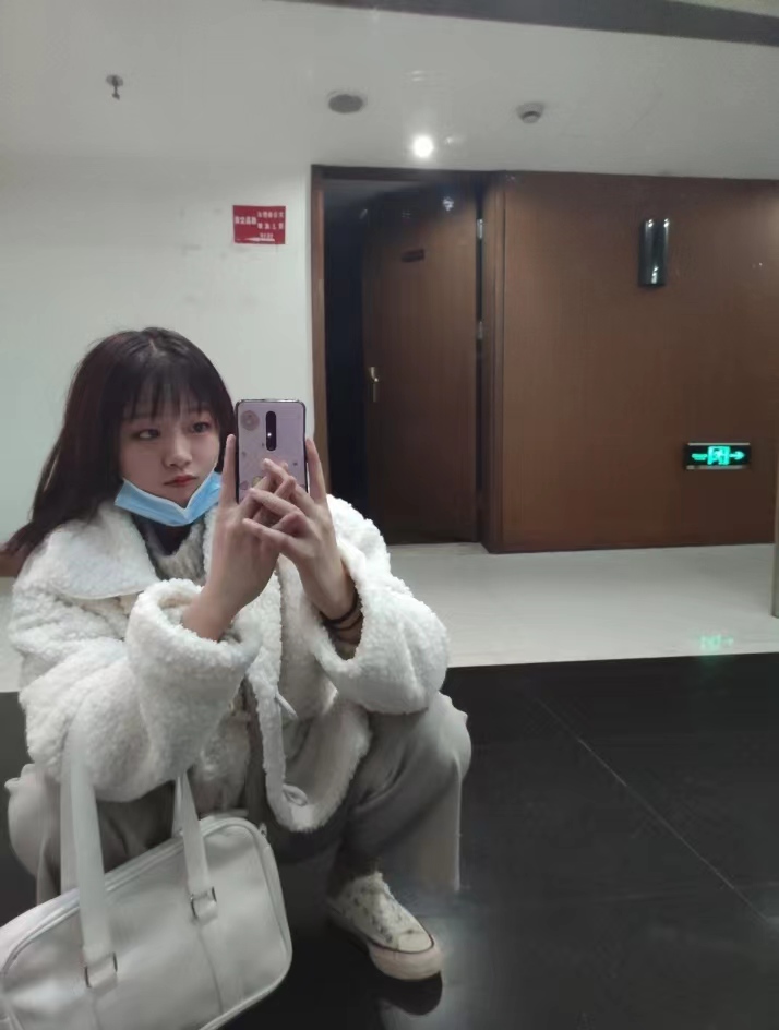 微胖大胸妹子，颜控慎入