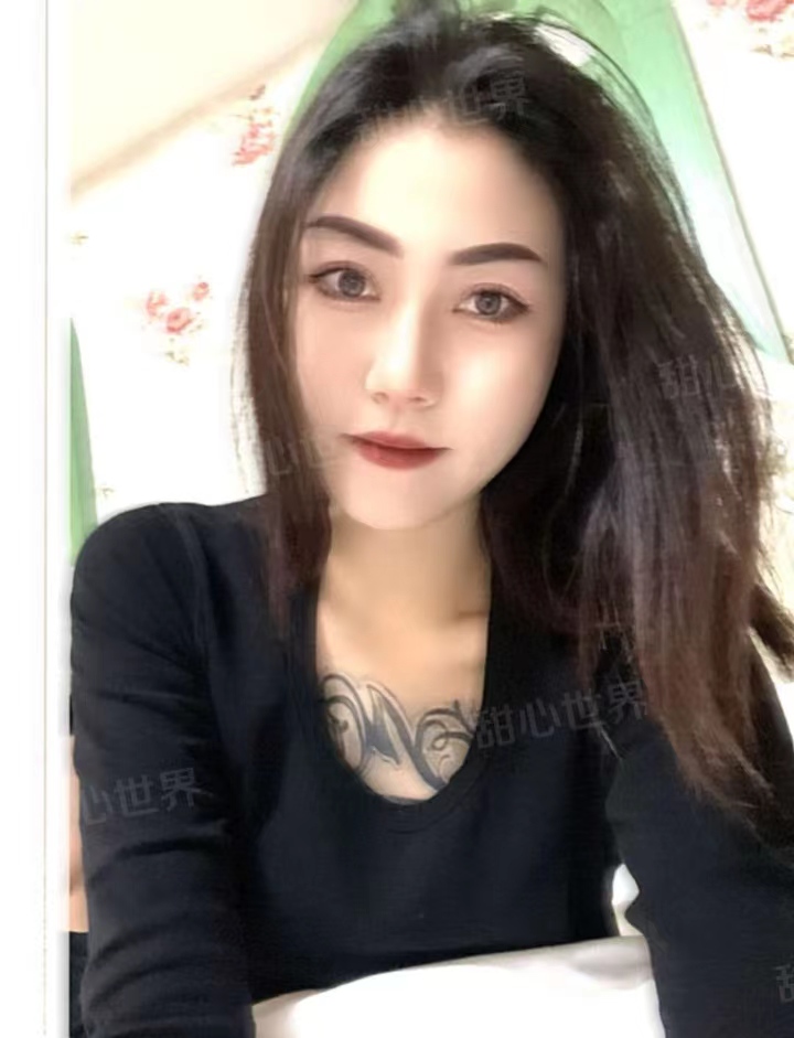 身材高挑有纹身的Sao姐姐