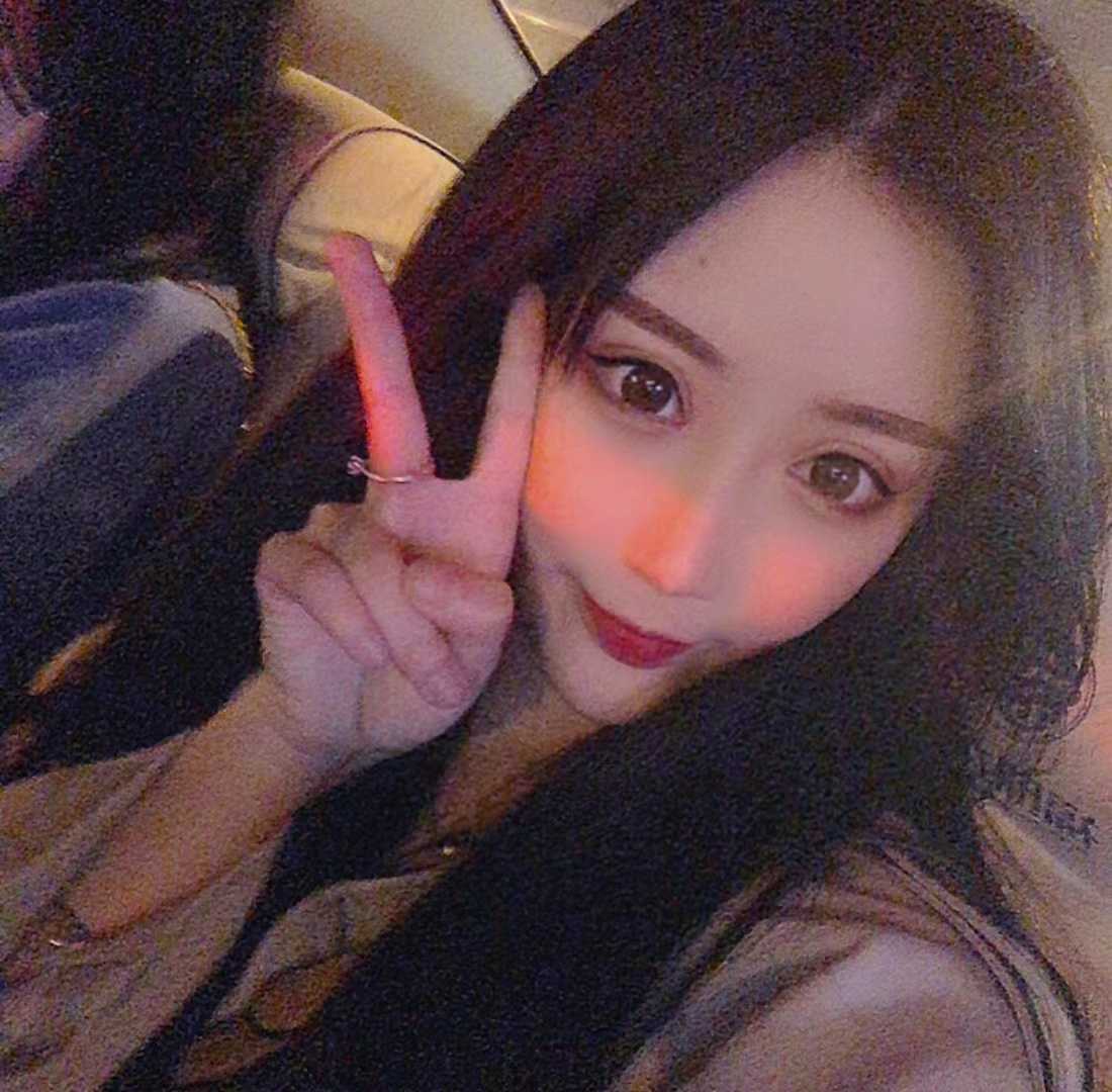 小姐姐叫起来特别Sao，勾起了欲望。