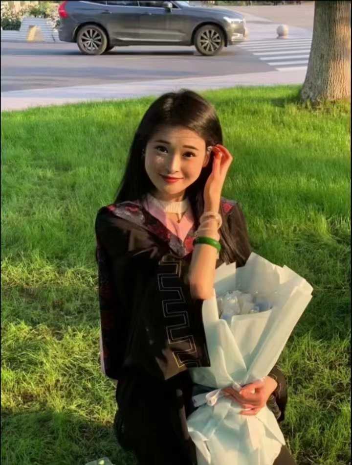 服务不错，人长的漂亮