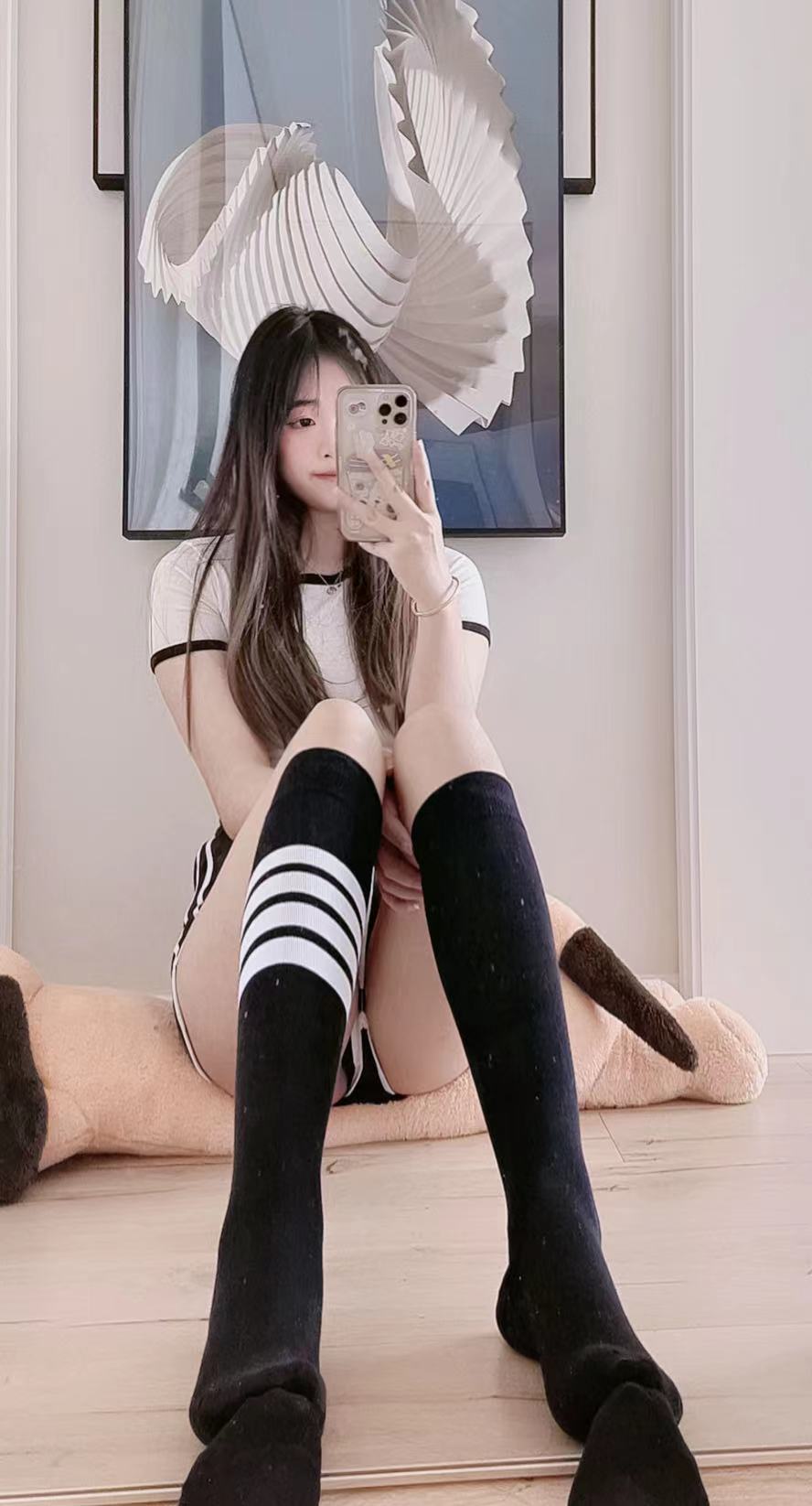 皮肤白皙细腻，三点粉嫩，真材实料