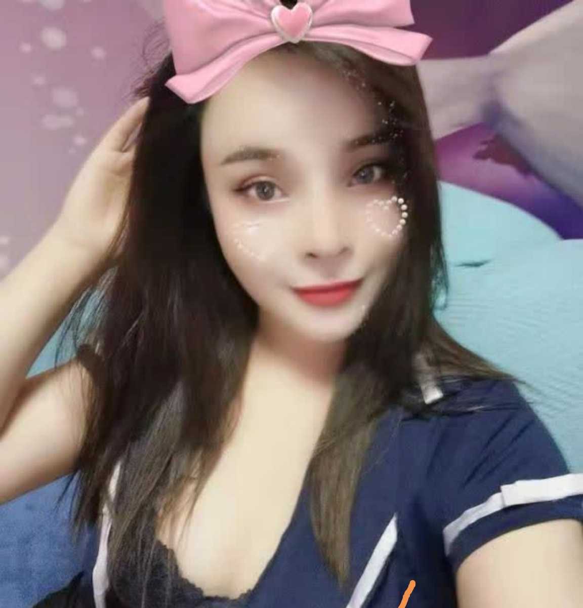 跳艳舞的小萌妹