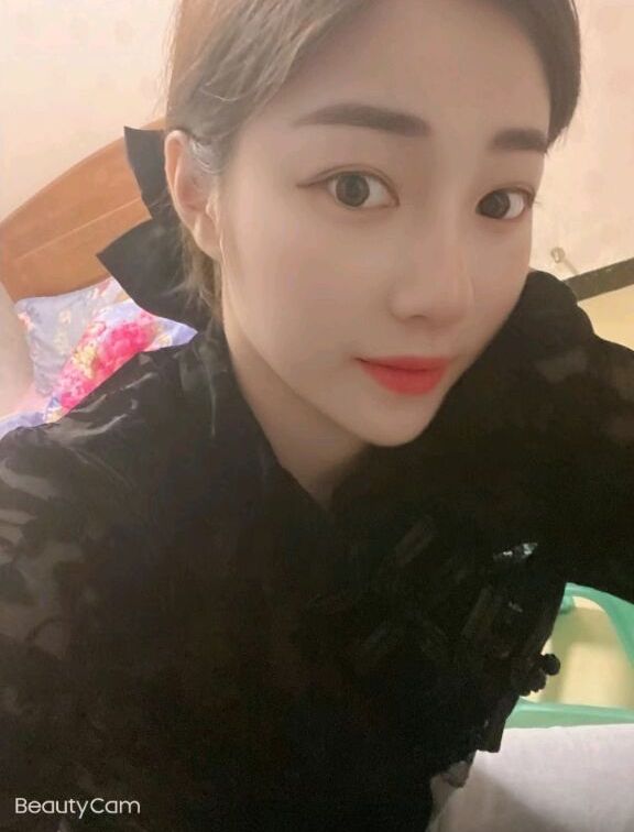 上海兼职c杯小萝莉，性格直爽开朗，做事认真