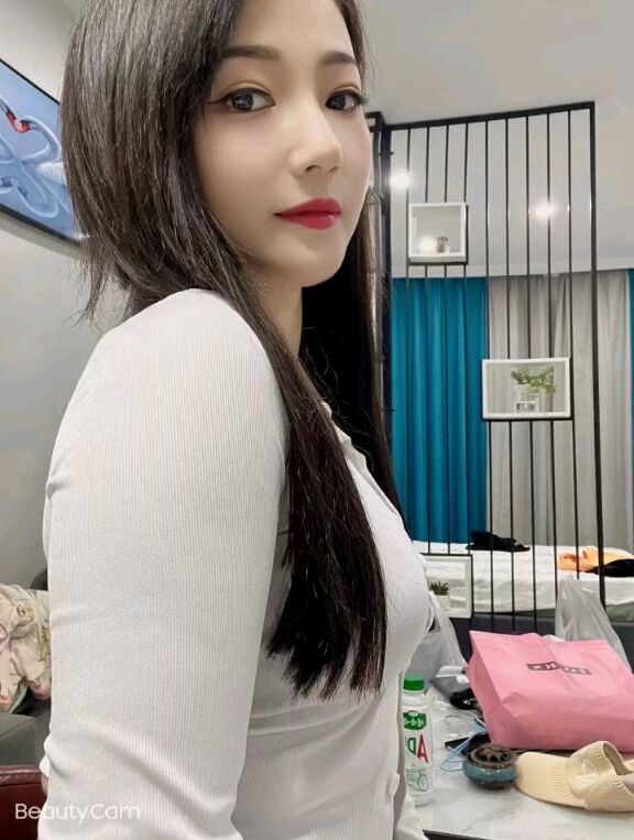 上海兼职c杯小萝莉，性格直爽开朗，做事认真