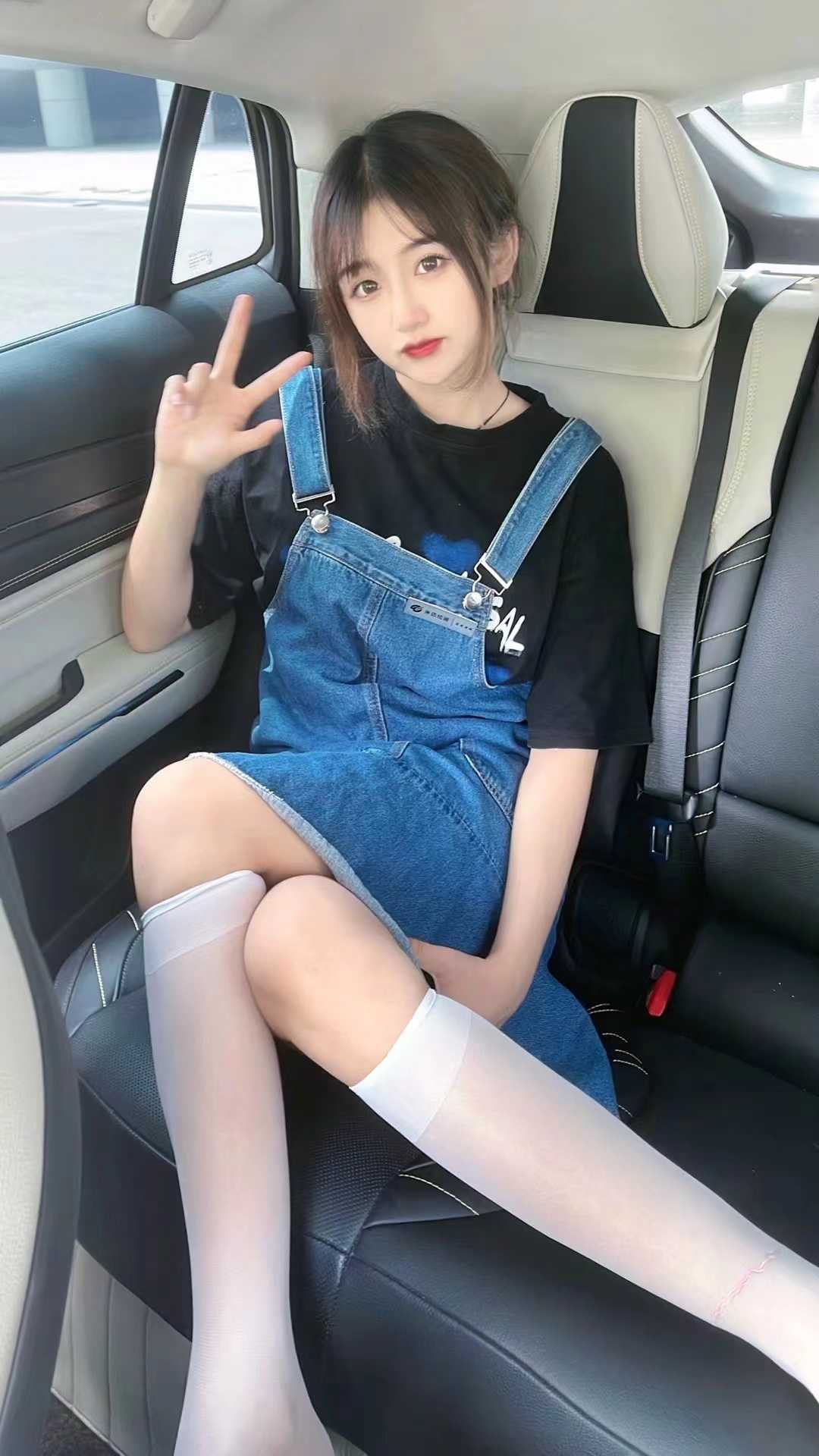 气质很好也很温柔，服务态度不催