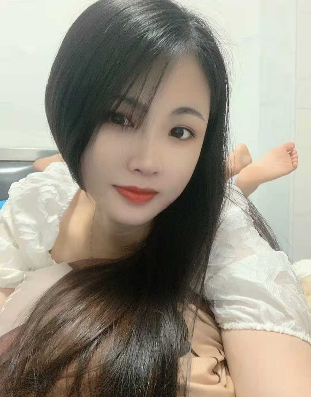 口的时候很 深~hou，然后戴套开始进出运动