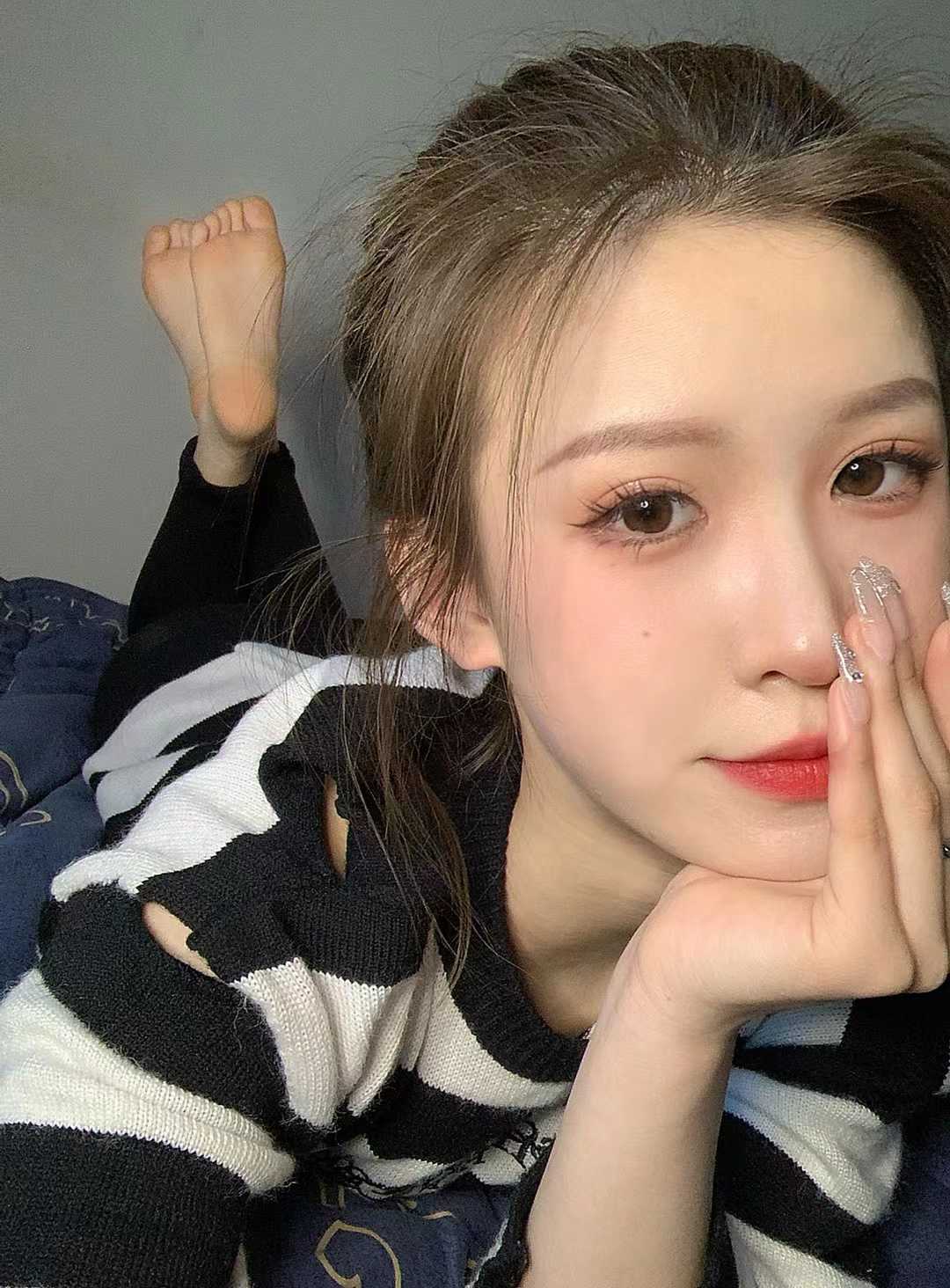 人性格乖巧 身材紧致 抱着干特舒服