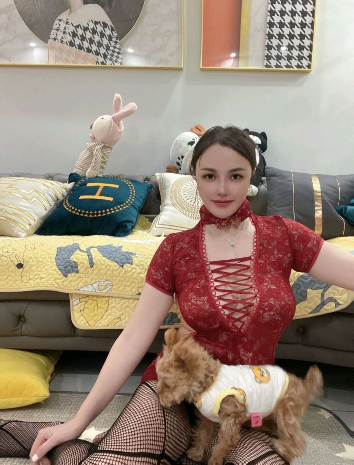 深圳南山皮肤白嫩滑，胸大腰细翘臀