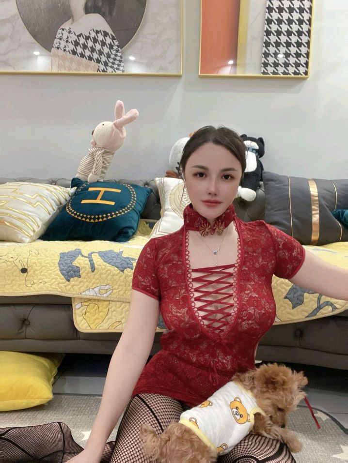 深圳南山皮肤白嫩滑，胸大腰细翘臀