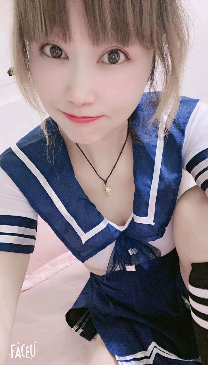 深圳龙岗，来自四川的甜妹，胸大服务好