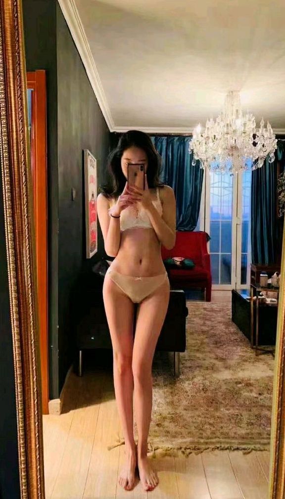 深圳本科毕业，模特兼职，净身高170看似高冷内心温柔