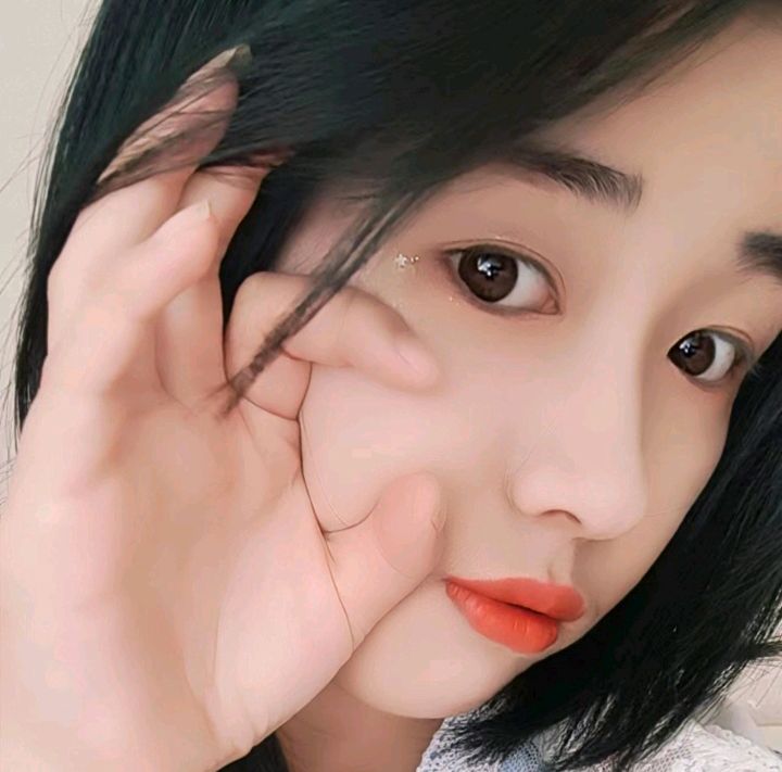 杭州东站00后可爱妹妹