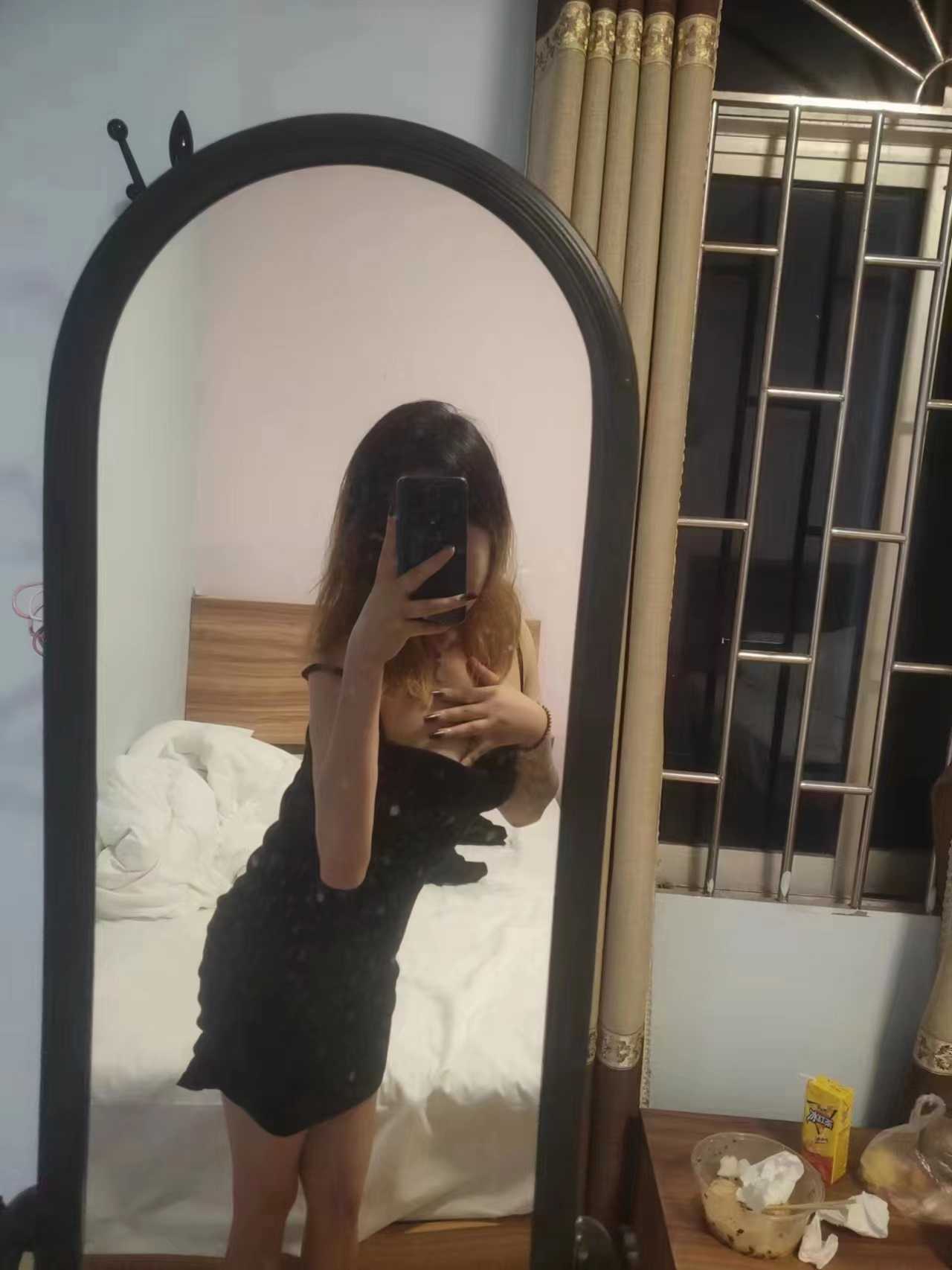 胸大臀翘，很会玩