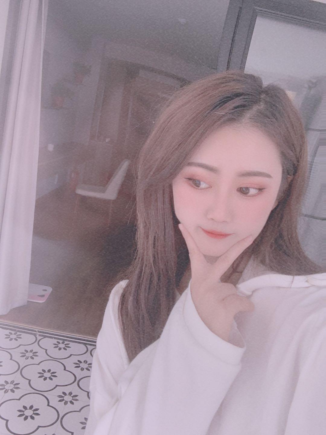 很年轻的莹莹喜欢年轻的去试试