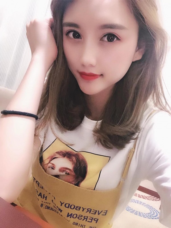 极品妹妹，奶头很粉，技术是真的不错