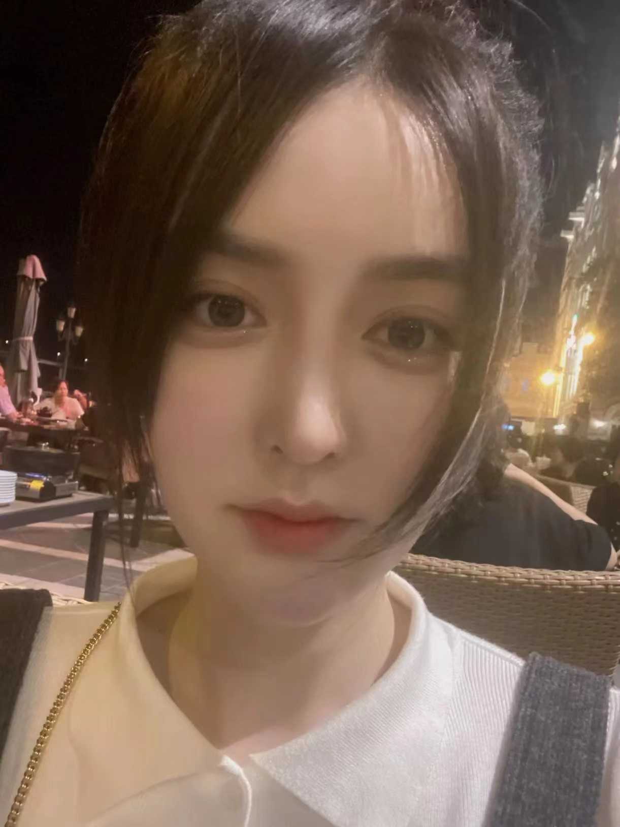 姿势很配合，摇动着很sao气又很有气质