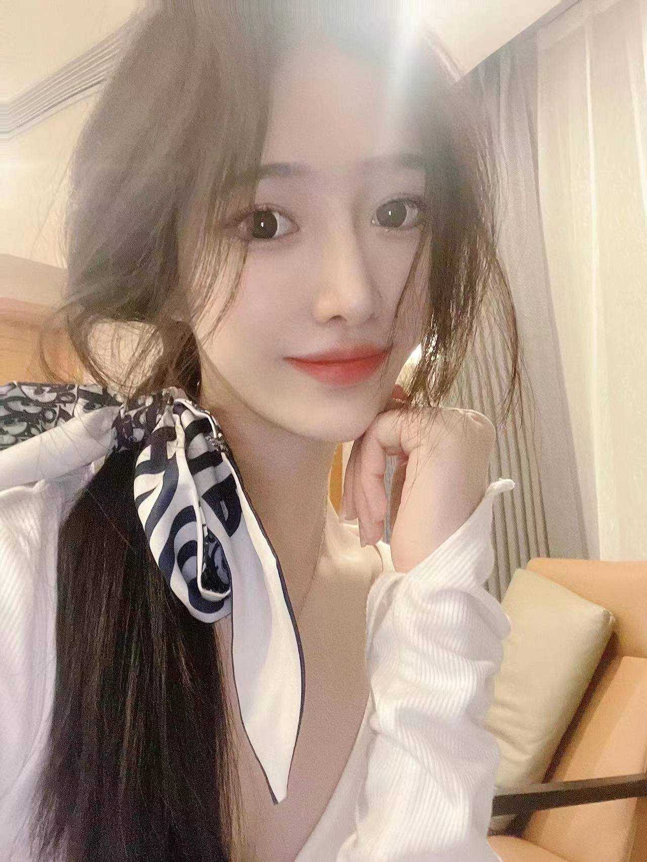 妹妹挺会的，搞得特别嗨