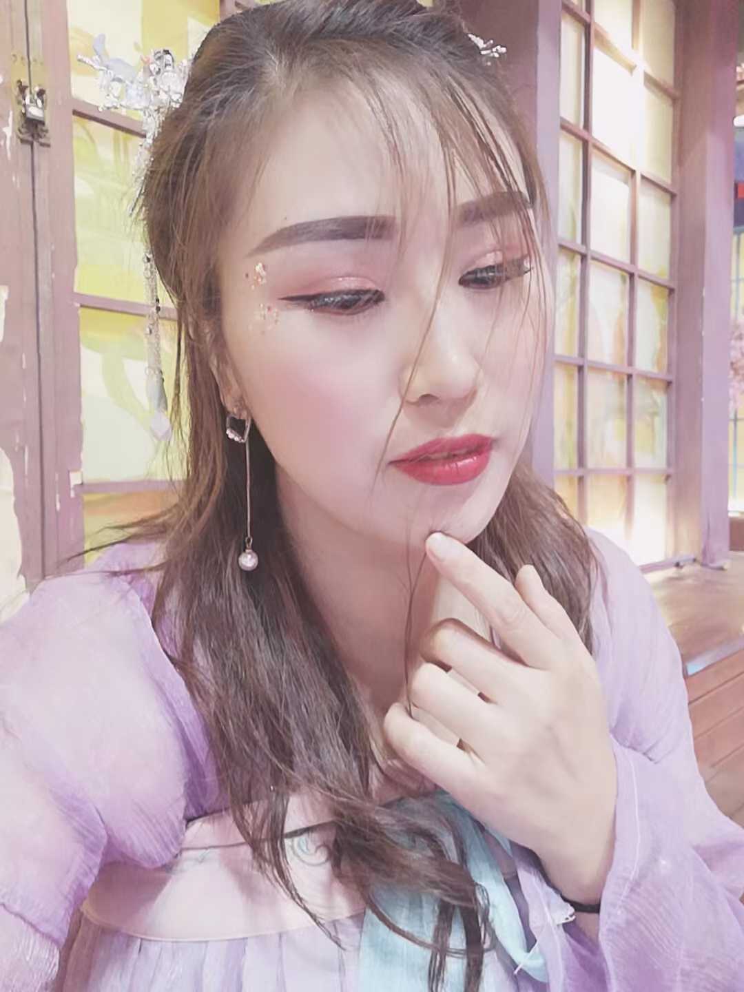 性感光谷典典妹妹