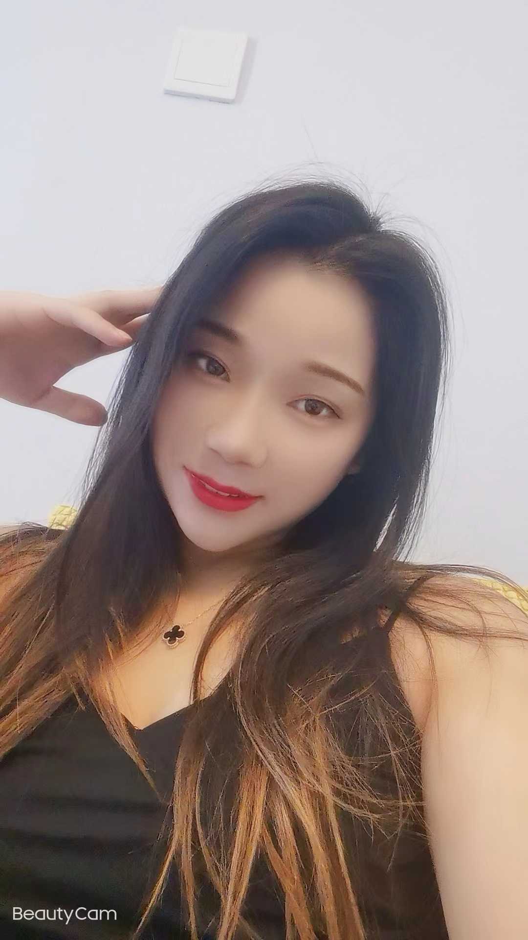 长相甜美 温柔淑女 女朋友般的体验服务:情趣互动 全身按摩 鸳鸯浴 调情