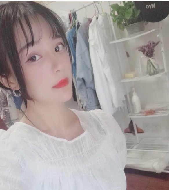 36e罩杯兼职妹，有颜值有身材服务还很好！