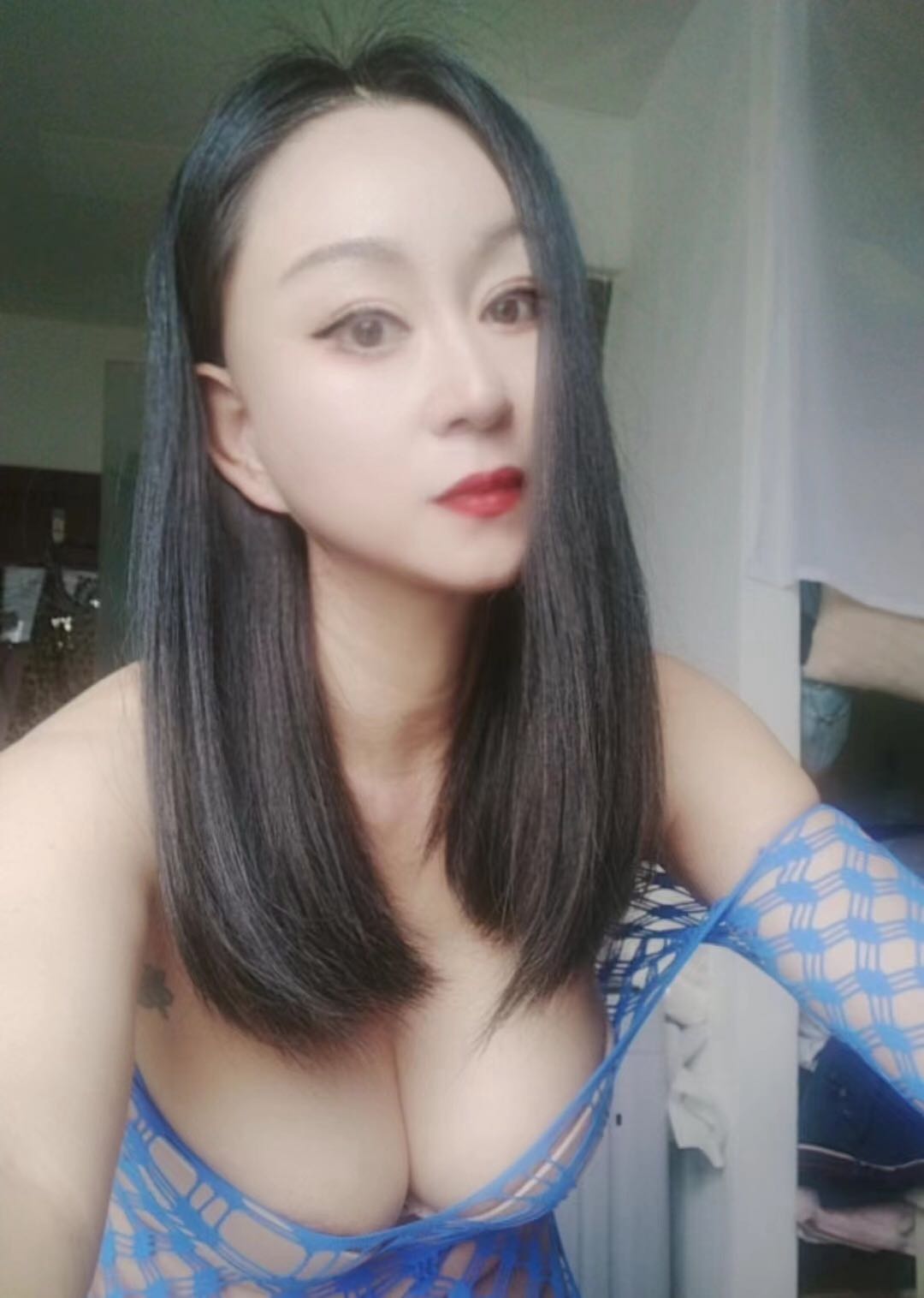 气质优雅性感丝袜大奶少妇