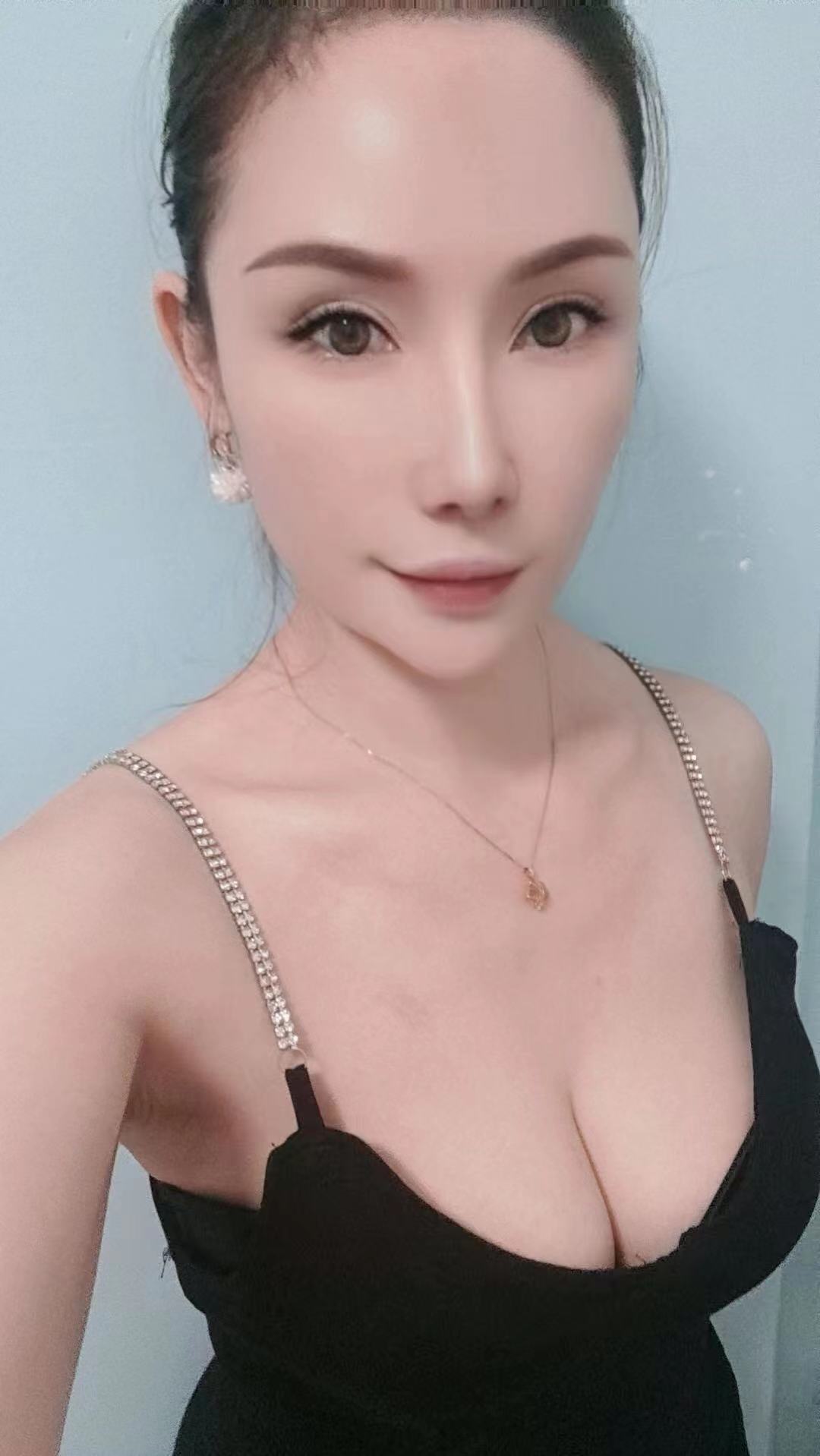 新人悄悄，配合