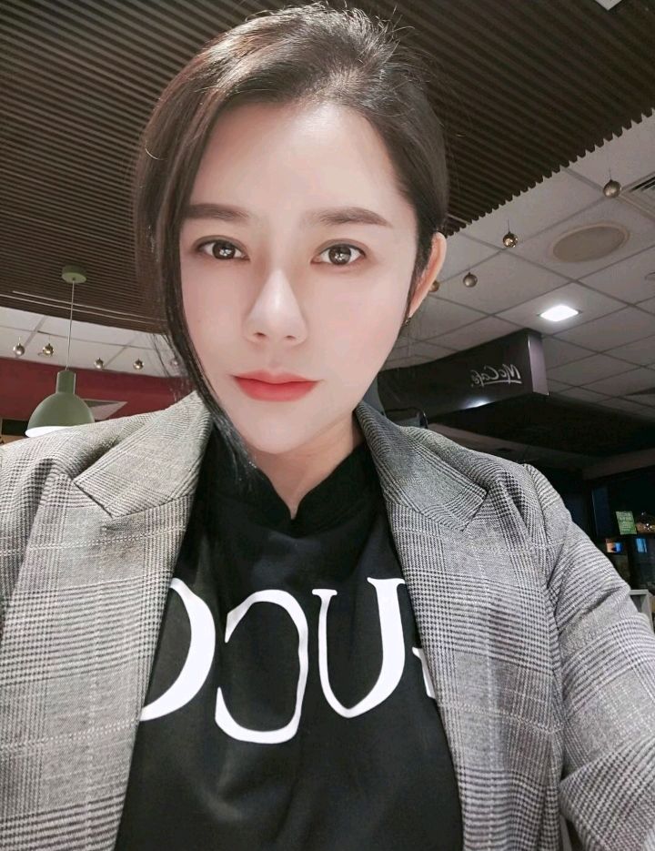 天津蜜挑臀小舅妈