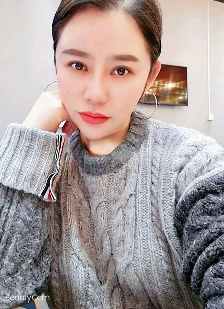 天津蜜挑臀小舅妈