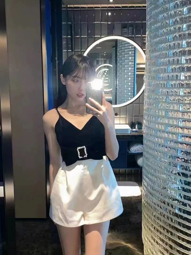 妹子很漂亮，太让人有欲望了