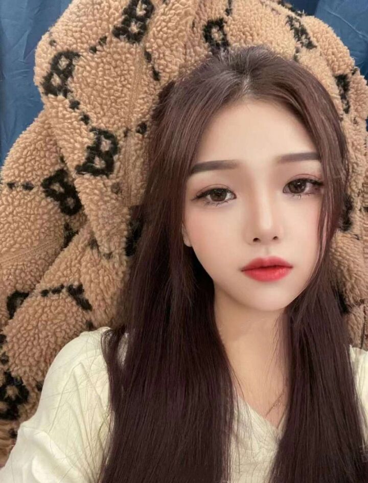 重庆甜美学生妹妹