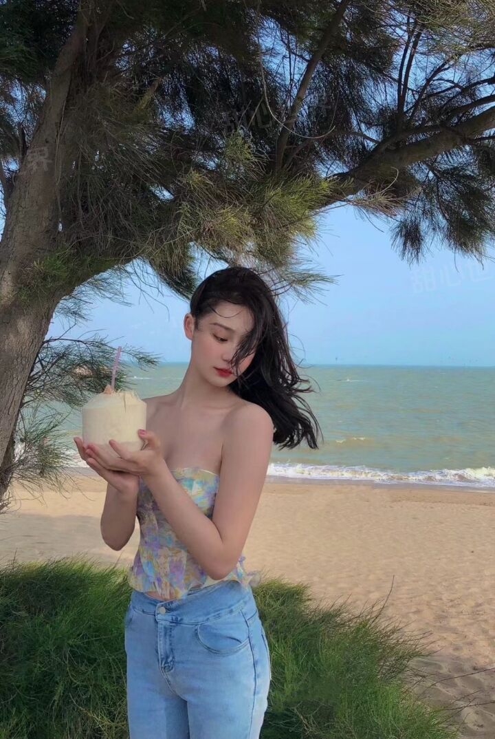 重庆高颜值邻家型女孩