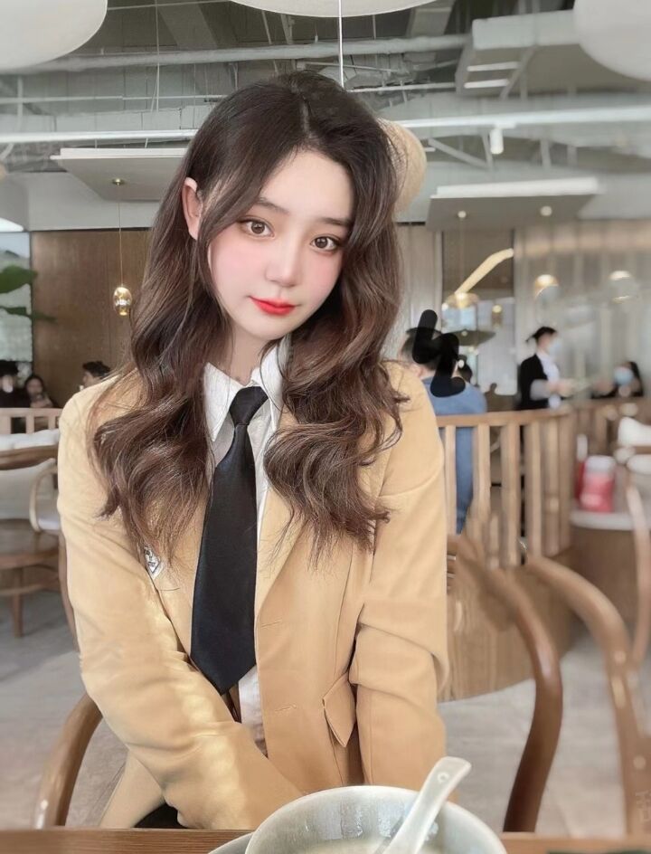 重庆高颜值邻家型女孩