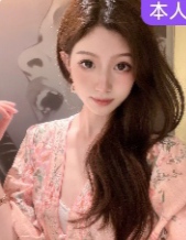 前凸后翘极品小美人