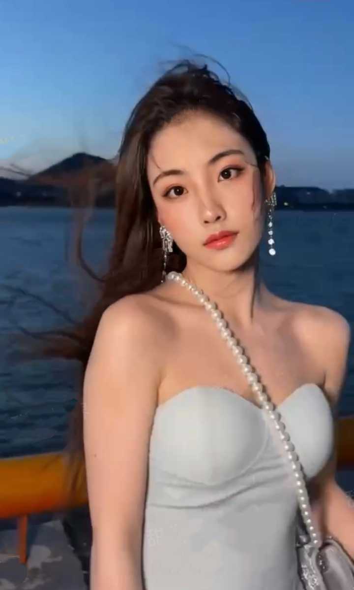 重庆御姐可甜可盐日韩风