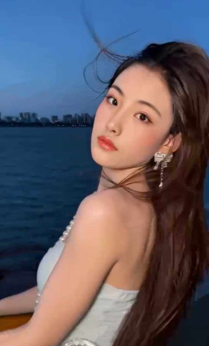 重庆御姐可甜可盐日韩风