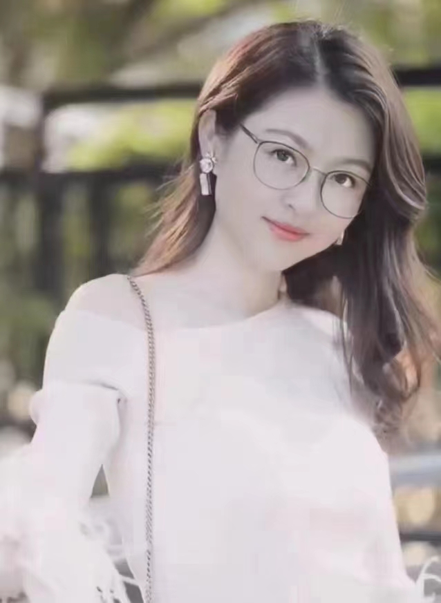 前凸后翘很有韵味的那种