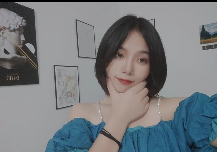 漂亮大方的小姐姐