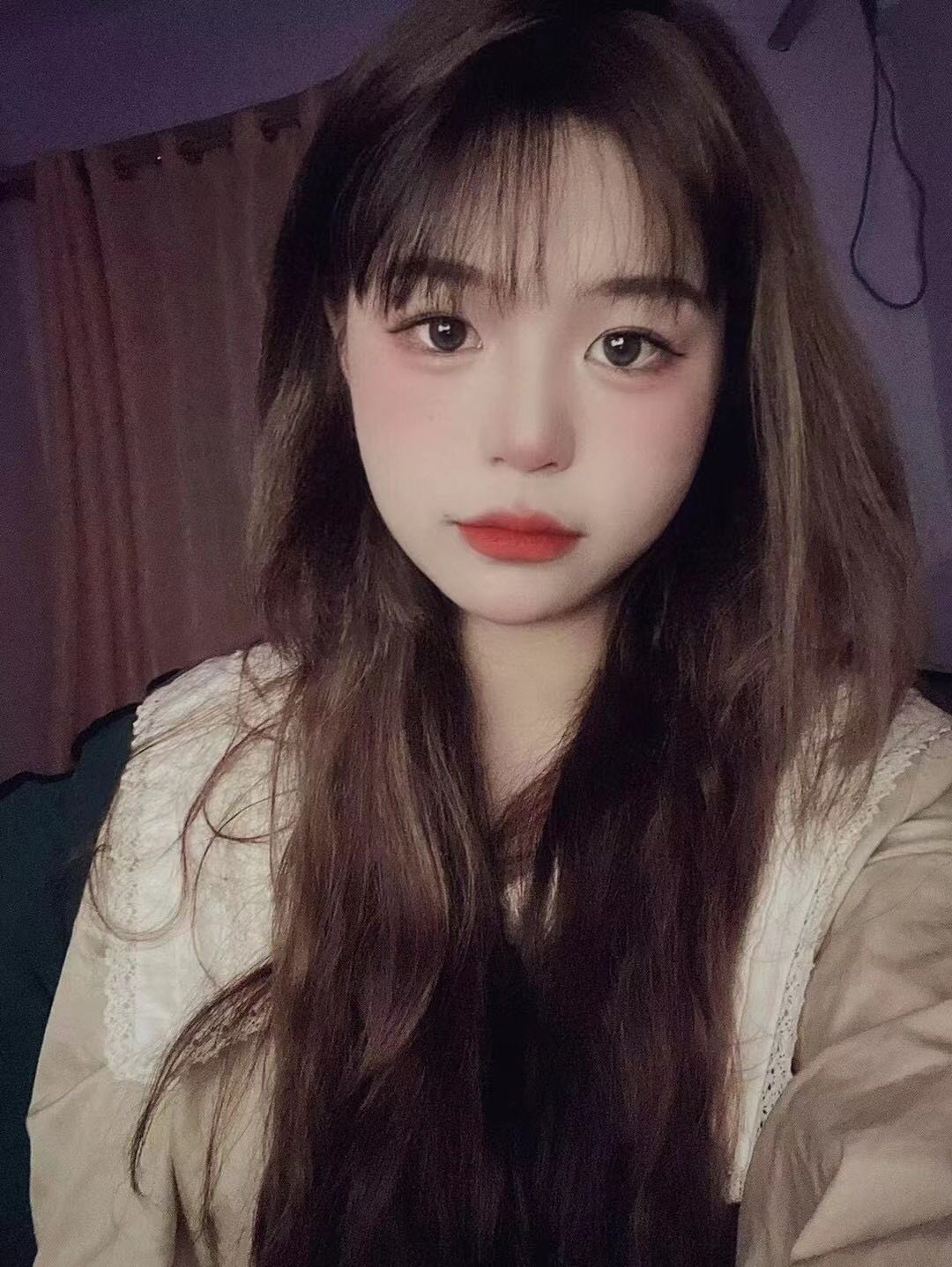 身材皮肤白嫩，清纯女友风