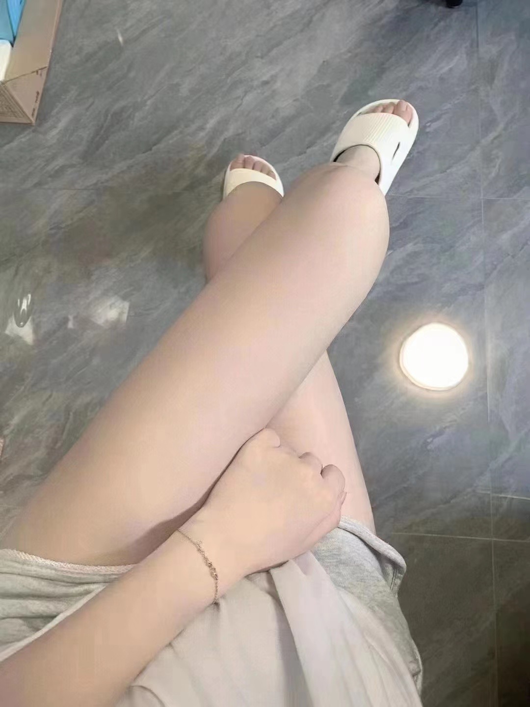 身材皮肤白嫩，清纯女友风