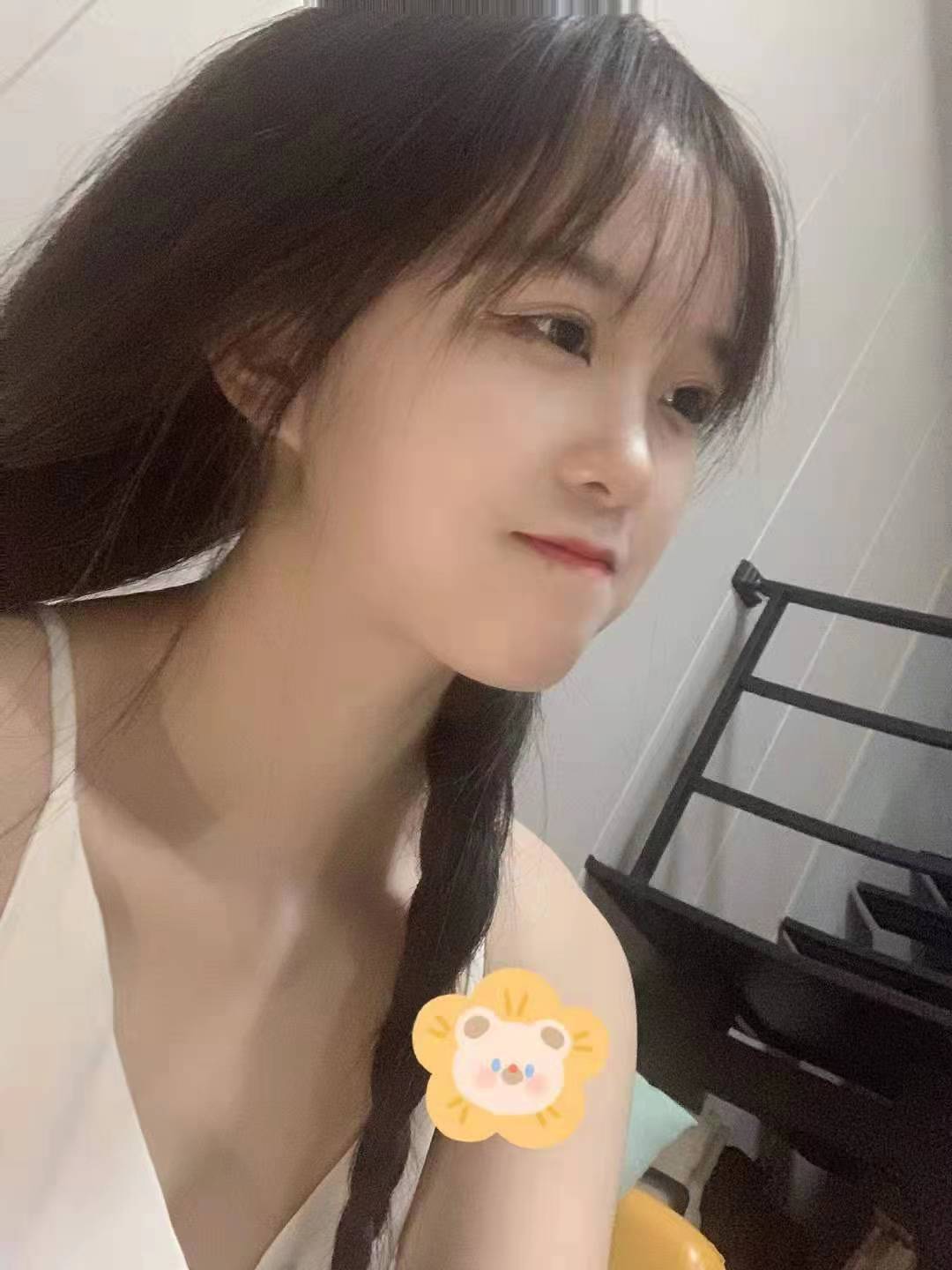 妹妹年轻粉嫩，服务小能手