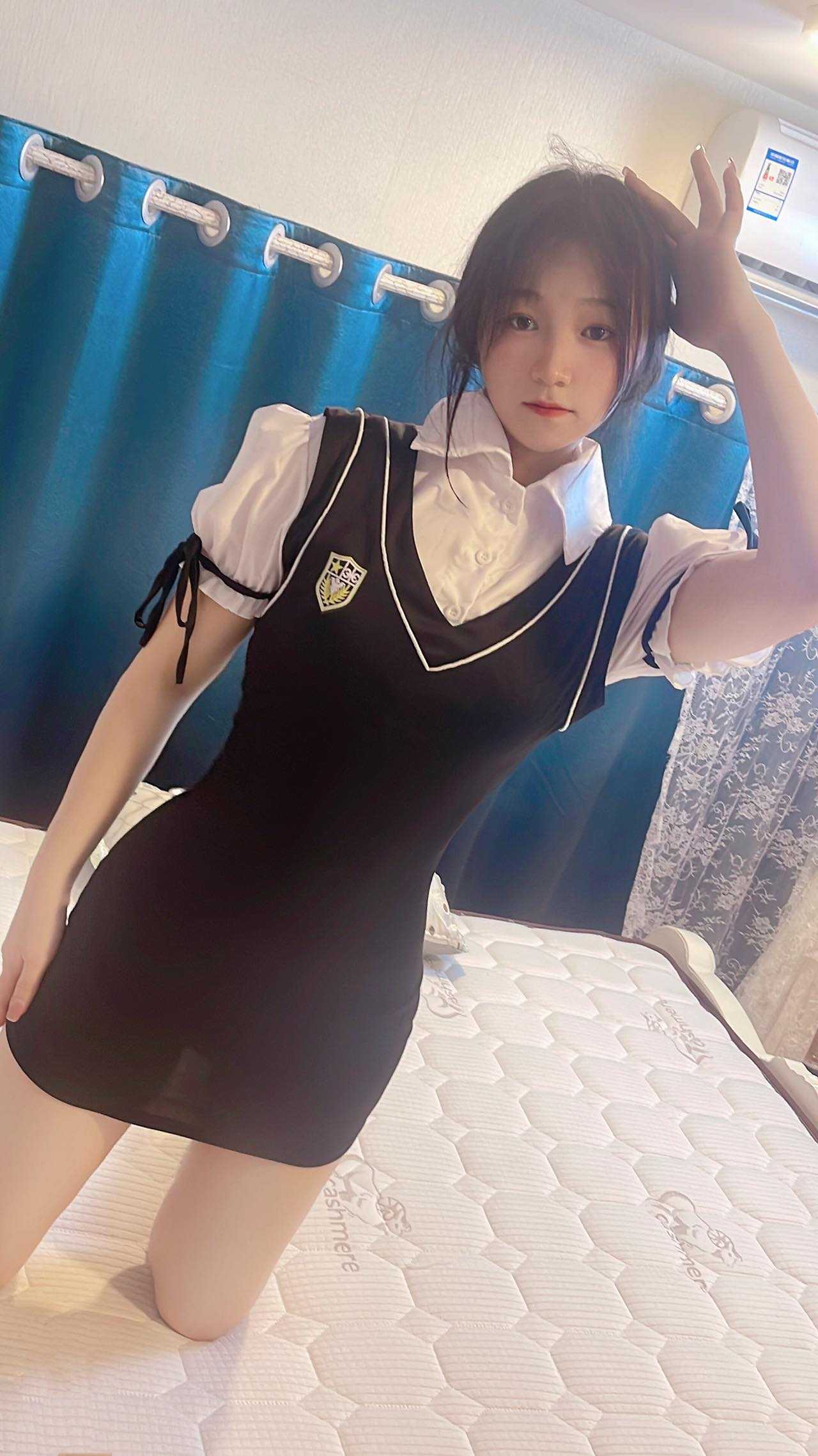 04年会调情的水嫩学妹