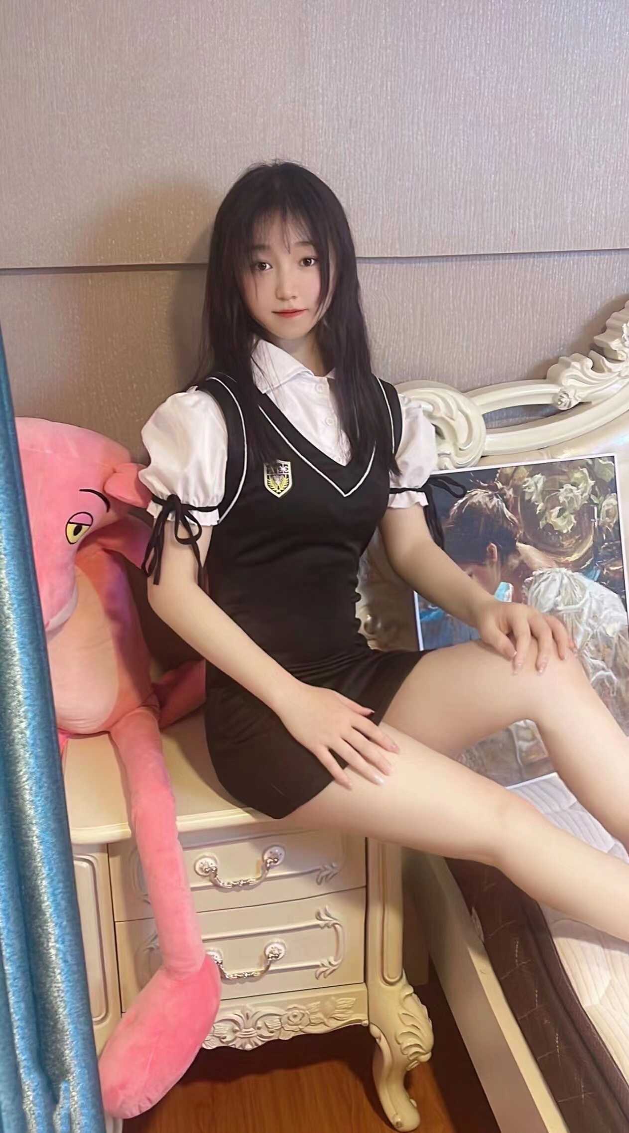 04年会调情的水嫩学妹