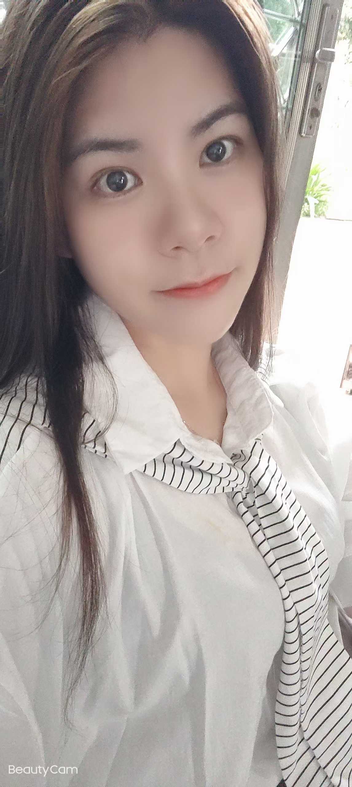 丰满性感少妇林