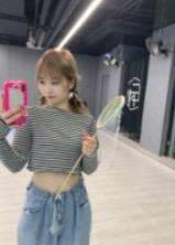 年轻笑起来很可爱的妹子