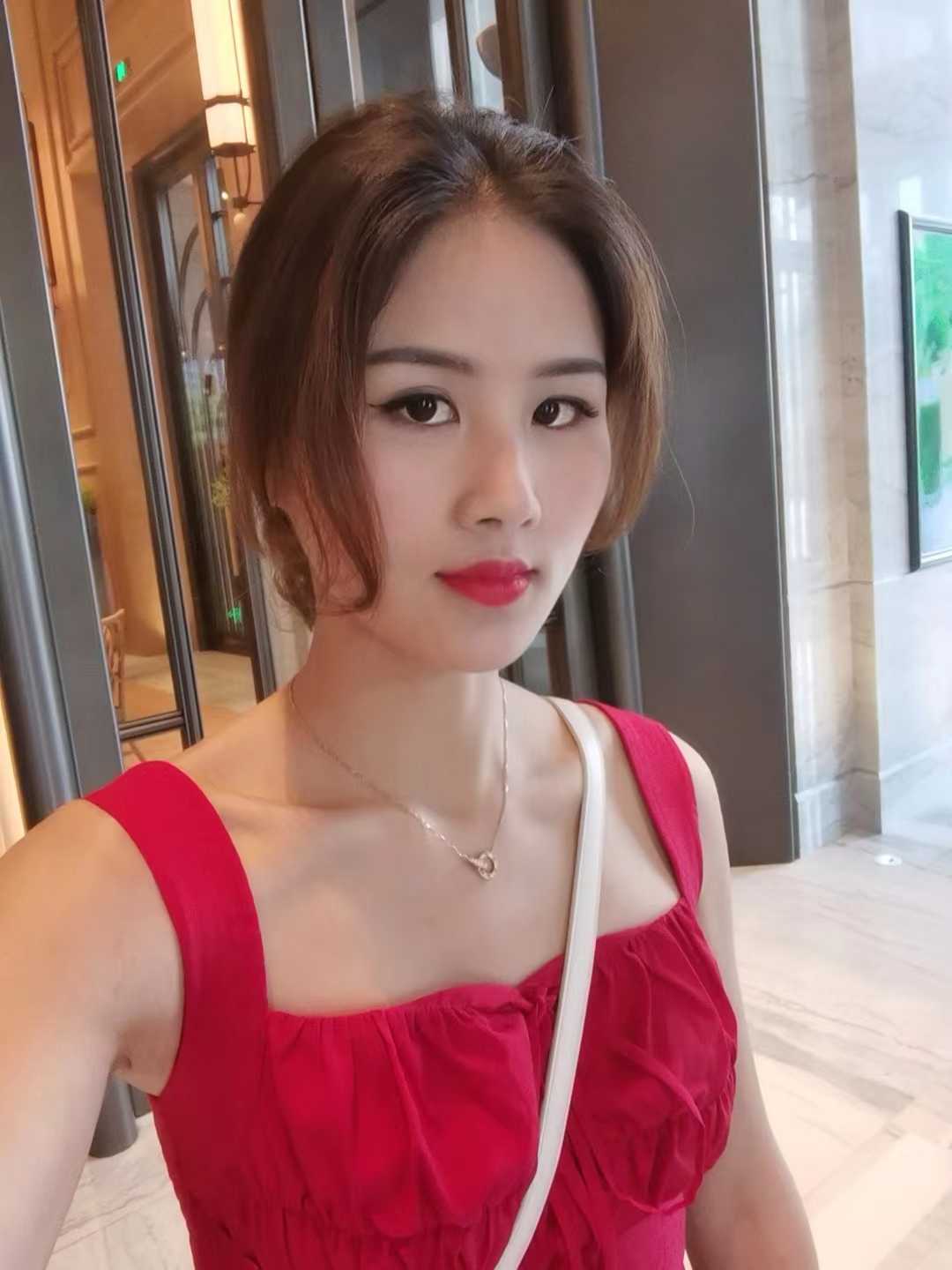 过程姿势配合，叫声贴近自然