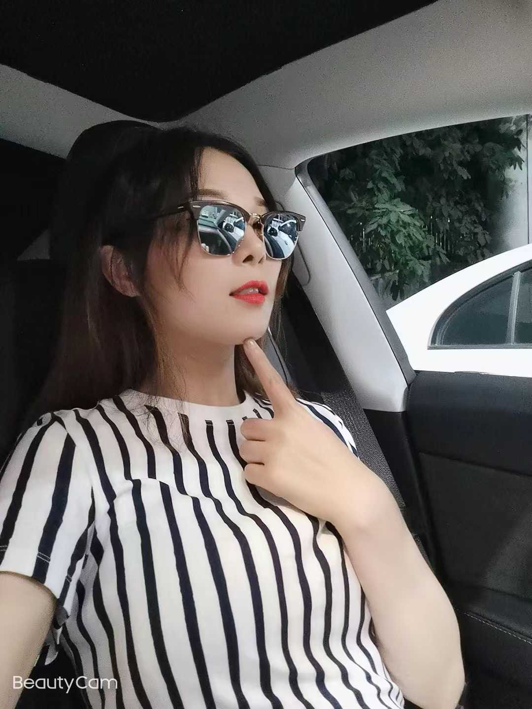 身材匀称性感，性格好，服务好。