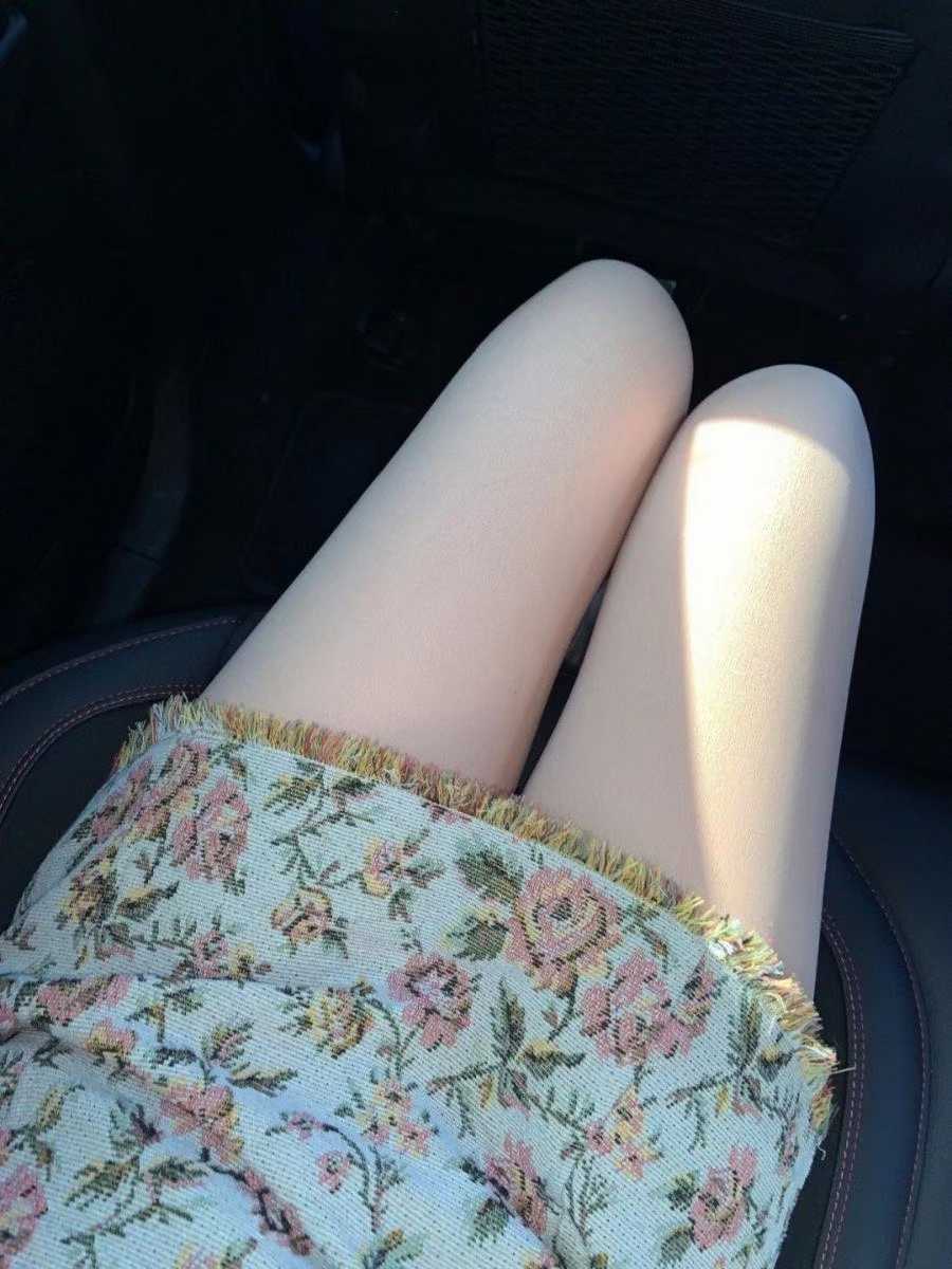 双流上门美女，性感御姐美腿玉足